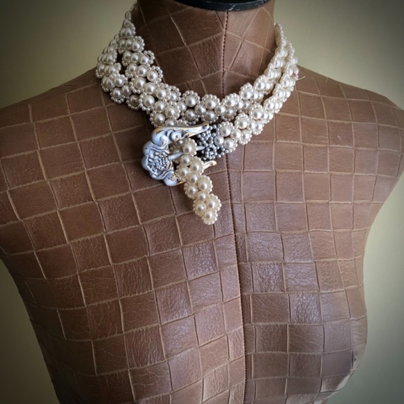 Vintage Pearl Buckled Belt - Picture 6 of 9